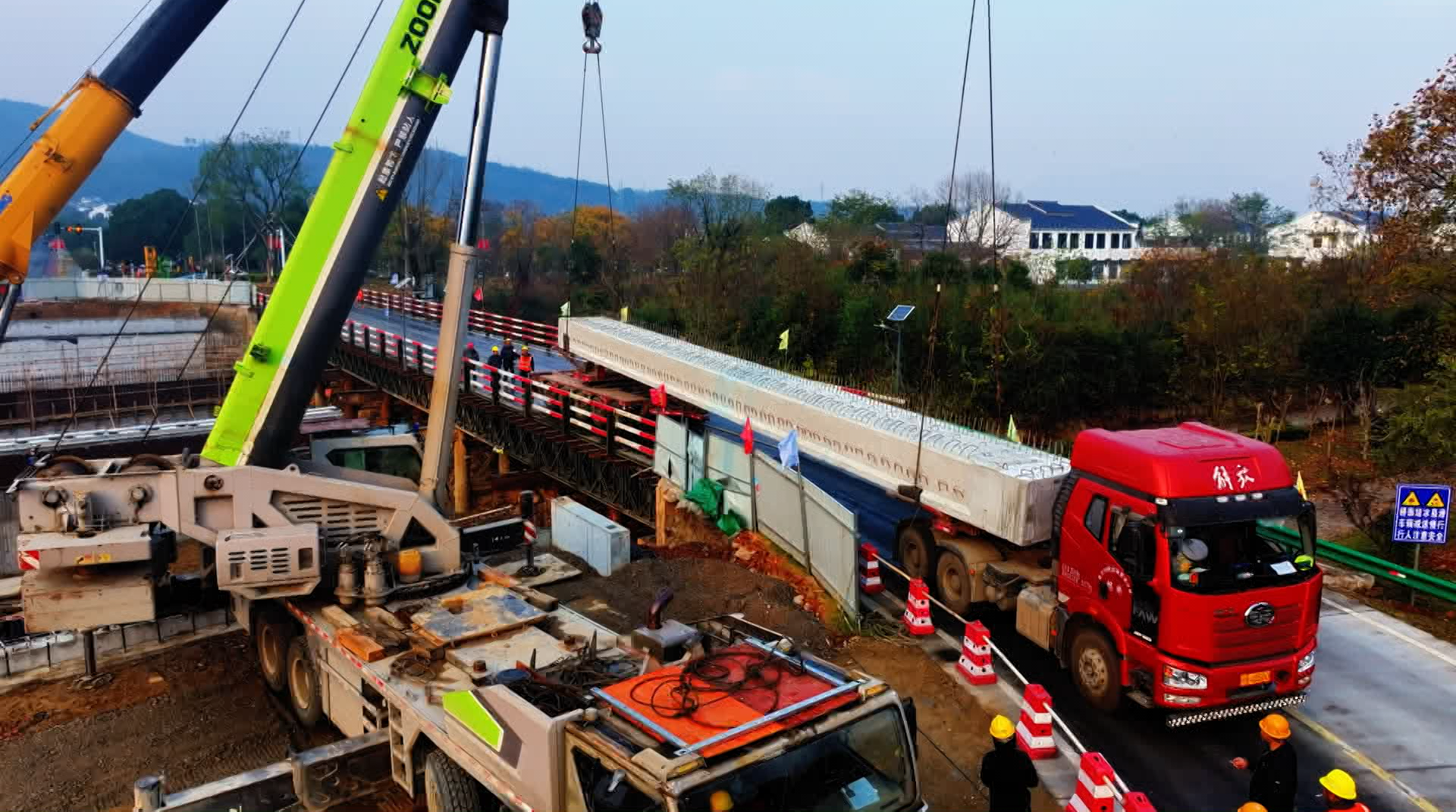 风景区通慧桥改建工程迎来梁板架设施工